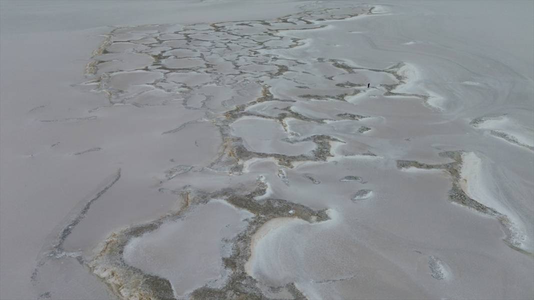 Tuz Gölü can çekişiyor! 130 bin futbol sahasından 13 bine düştü 21